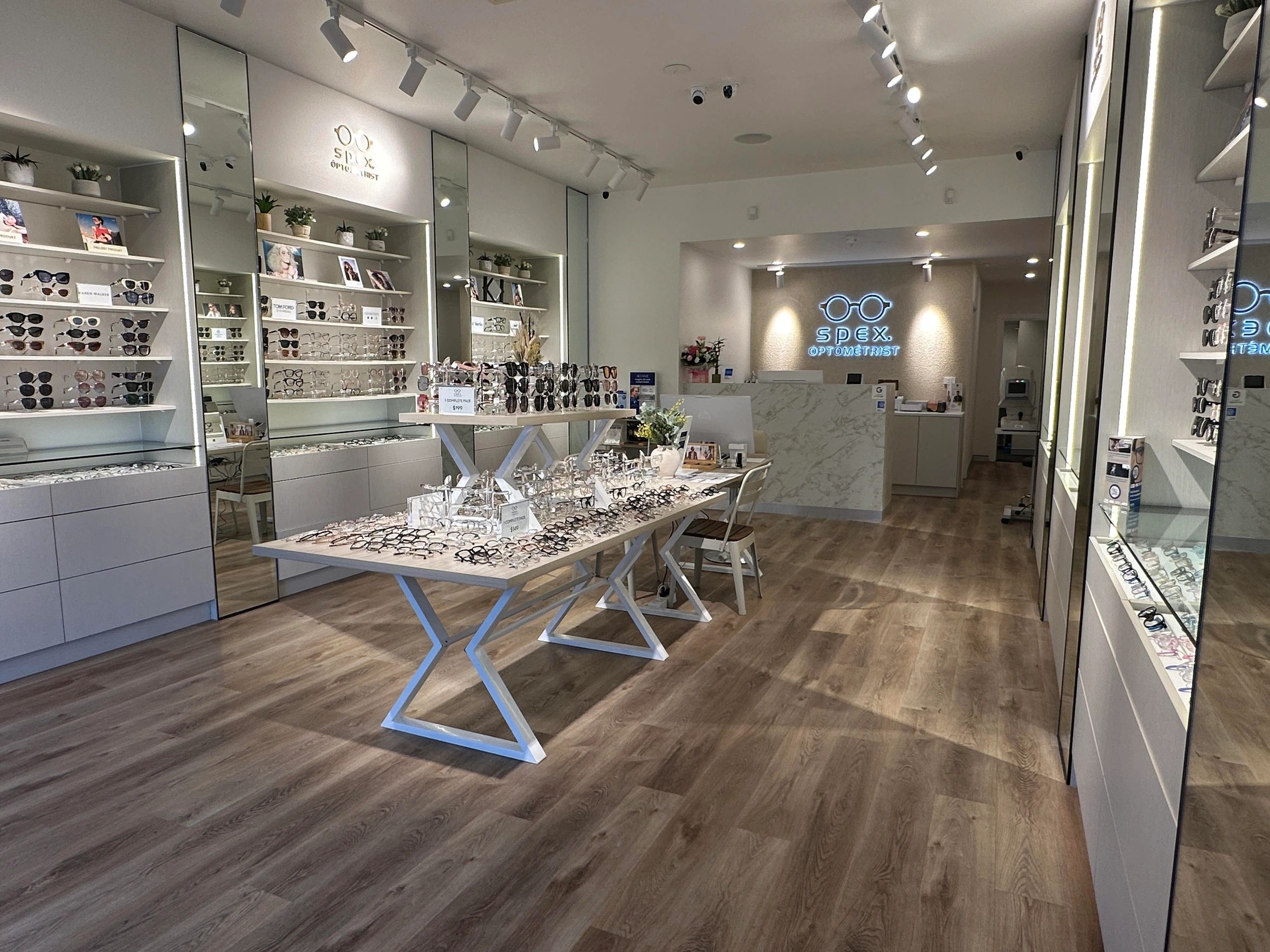 ORTHOKERATOLOGY SPEX. OPTOMETRIST